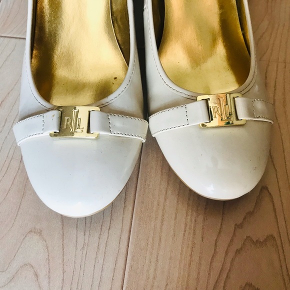 Lauren Ralph Lauren Shoes - Beige Ralph Lauren patent leather heels
